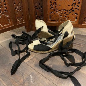 Fun lace-up espadrilles - Size 9